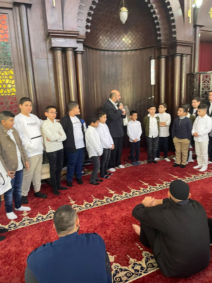 تكريم 30 طالبا من أئمة الصلاة من مدرسة أجيال الابتدائية في جلجولية